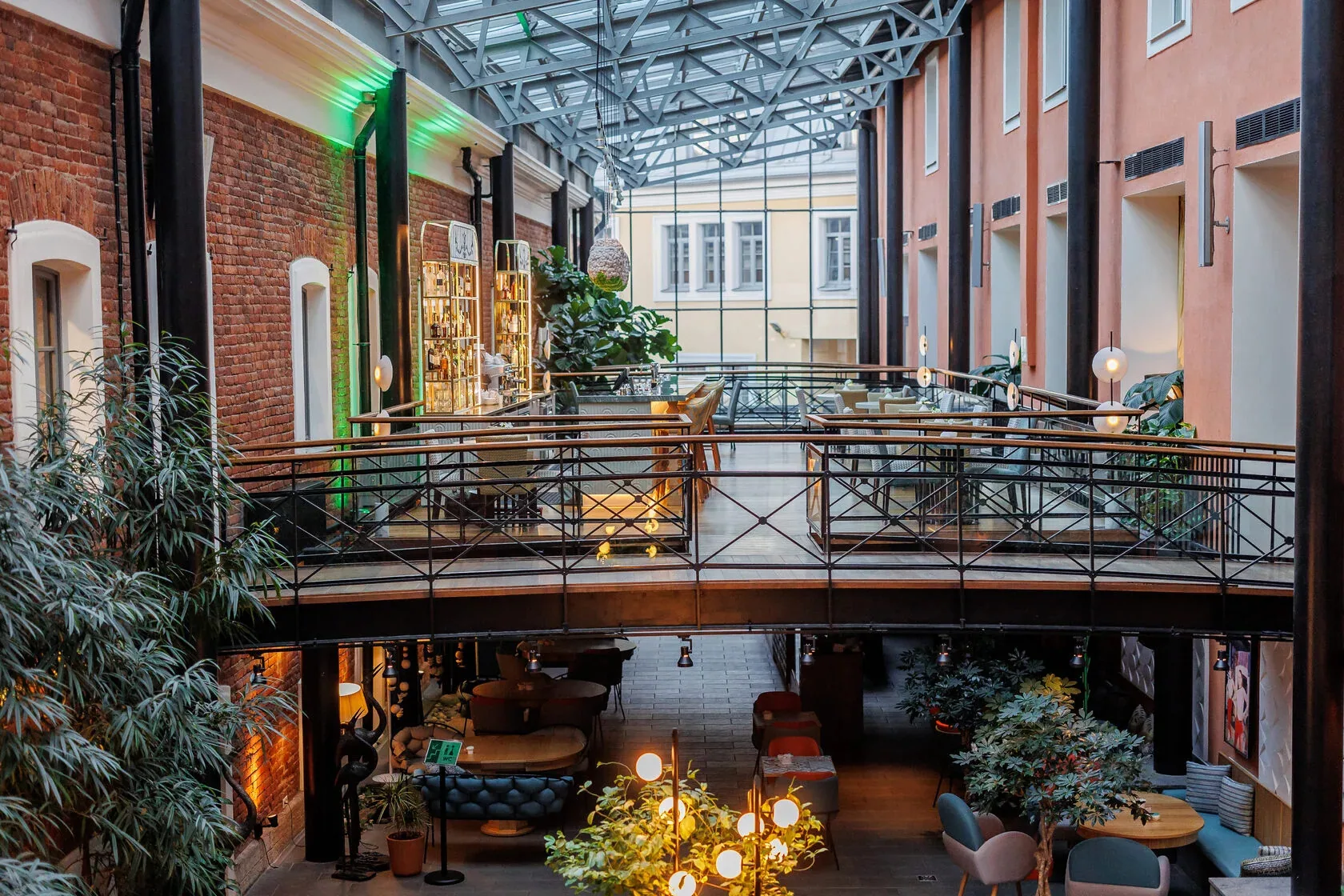 Атриум Palace Bridge Hotel, площадка BEAUTY ФОРУМА